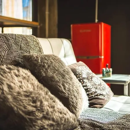 Semiloft Romantico E Industrial Apartment